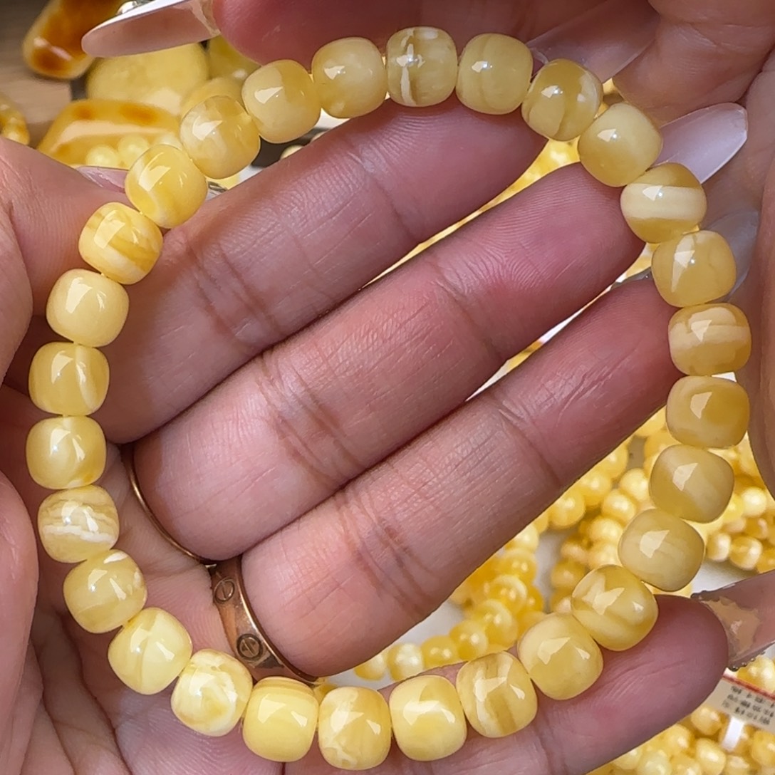 蜜蜡未镶嵌手串妖白花老型手串