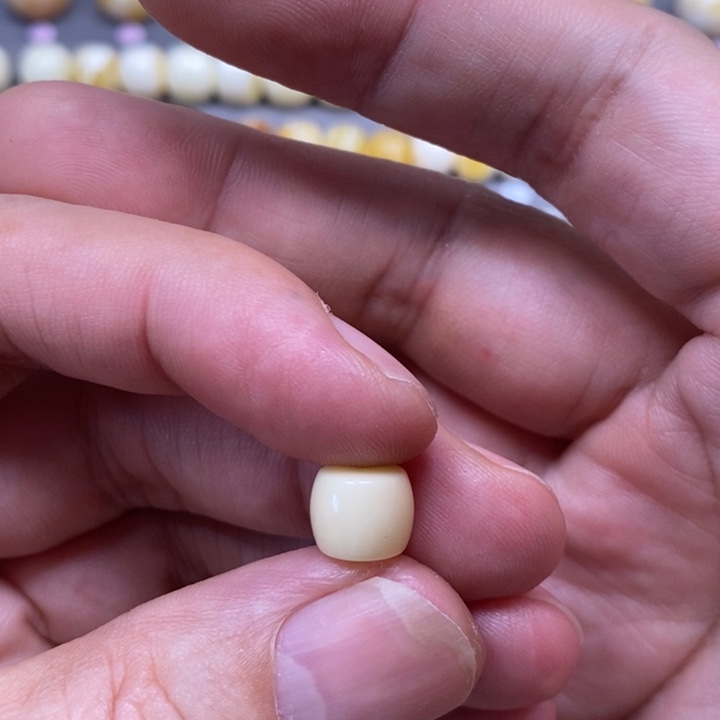 啊***哈琥珀未镶嵌裸石直切