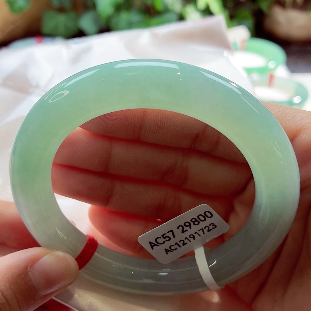 翡翠未镶嵌手镯（圆镯）甜绿葡萄肉68-15