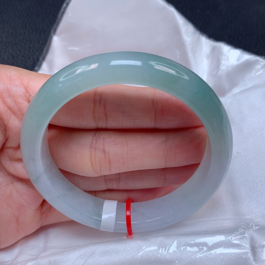 翡翠手镯未镶嵌天然