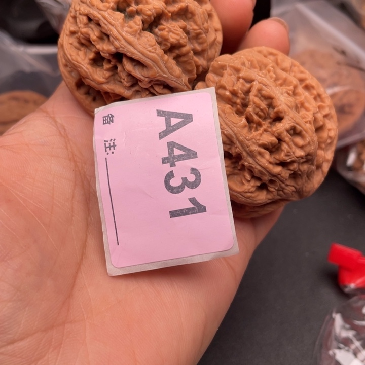 ડ***ᧁ文玩核桃吊坠核桃