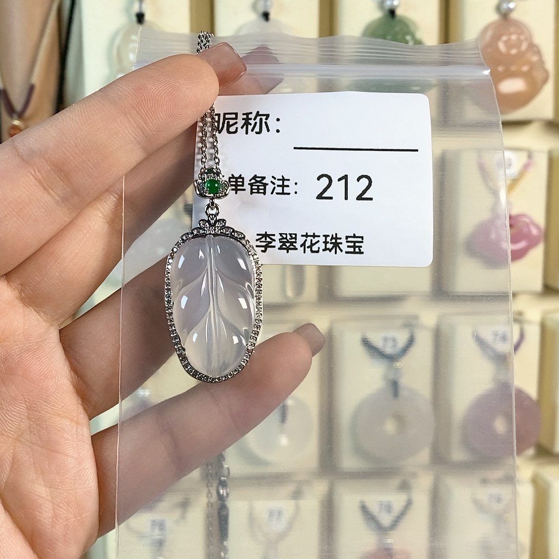 玛瑙/玉髓颈饰钛钢赴****路