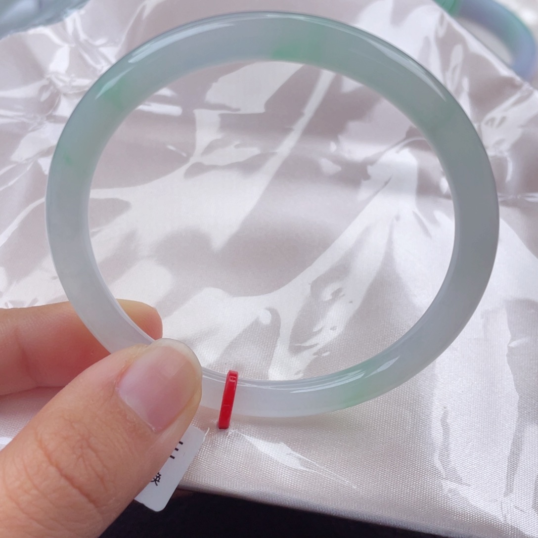 翡翠手镯（圆镯）未镶嵌