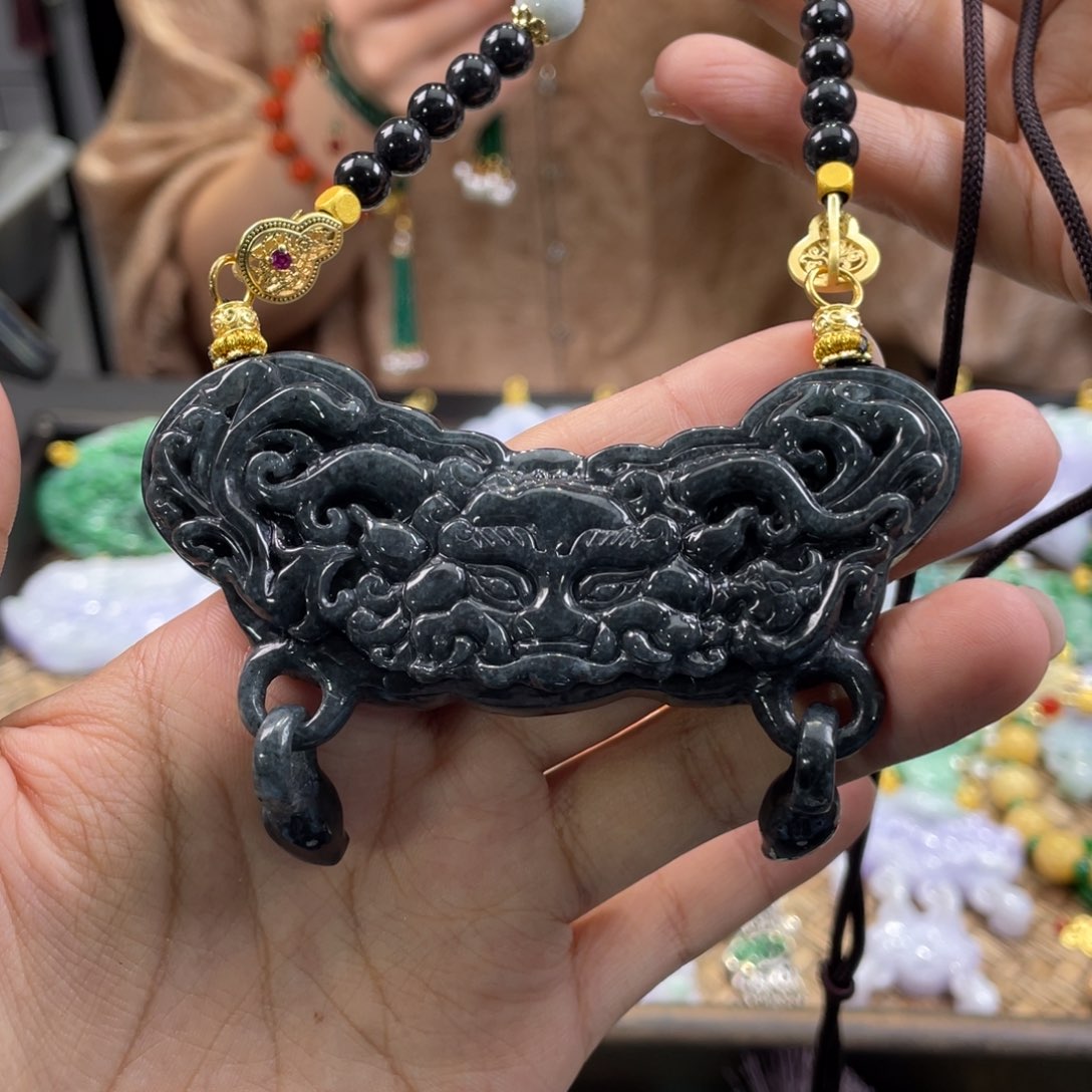 翡翠颈饰未镶嵌代编织