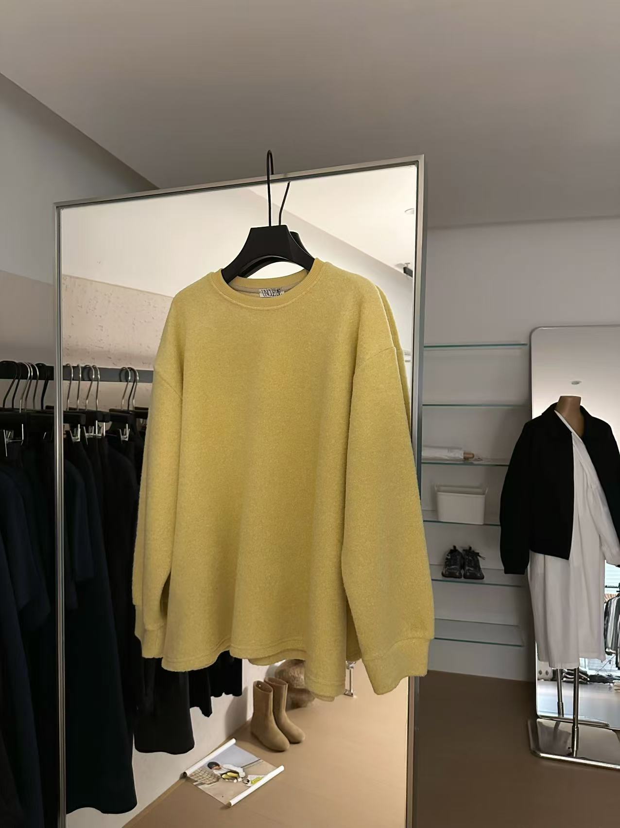 温柔瑶-Uncle Be冬季福利-极简圆领百搭卫衣-77021