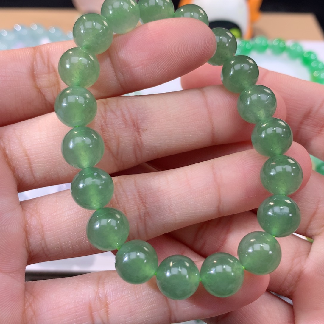 翡翠手链未镶嵌翡翠