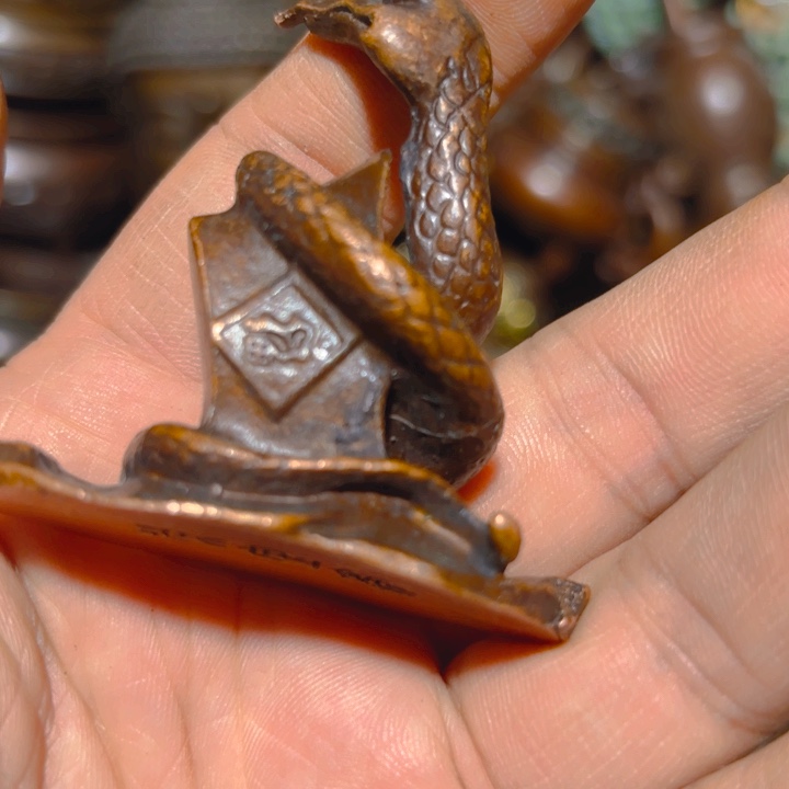 铜的。全清了。一件不留！不磨叽