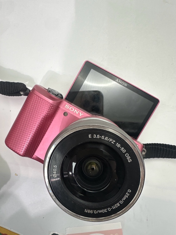 99新 Sony/索尼 索尼a5000微单可自拍高清像素2010w可wifi