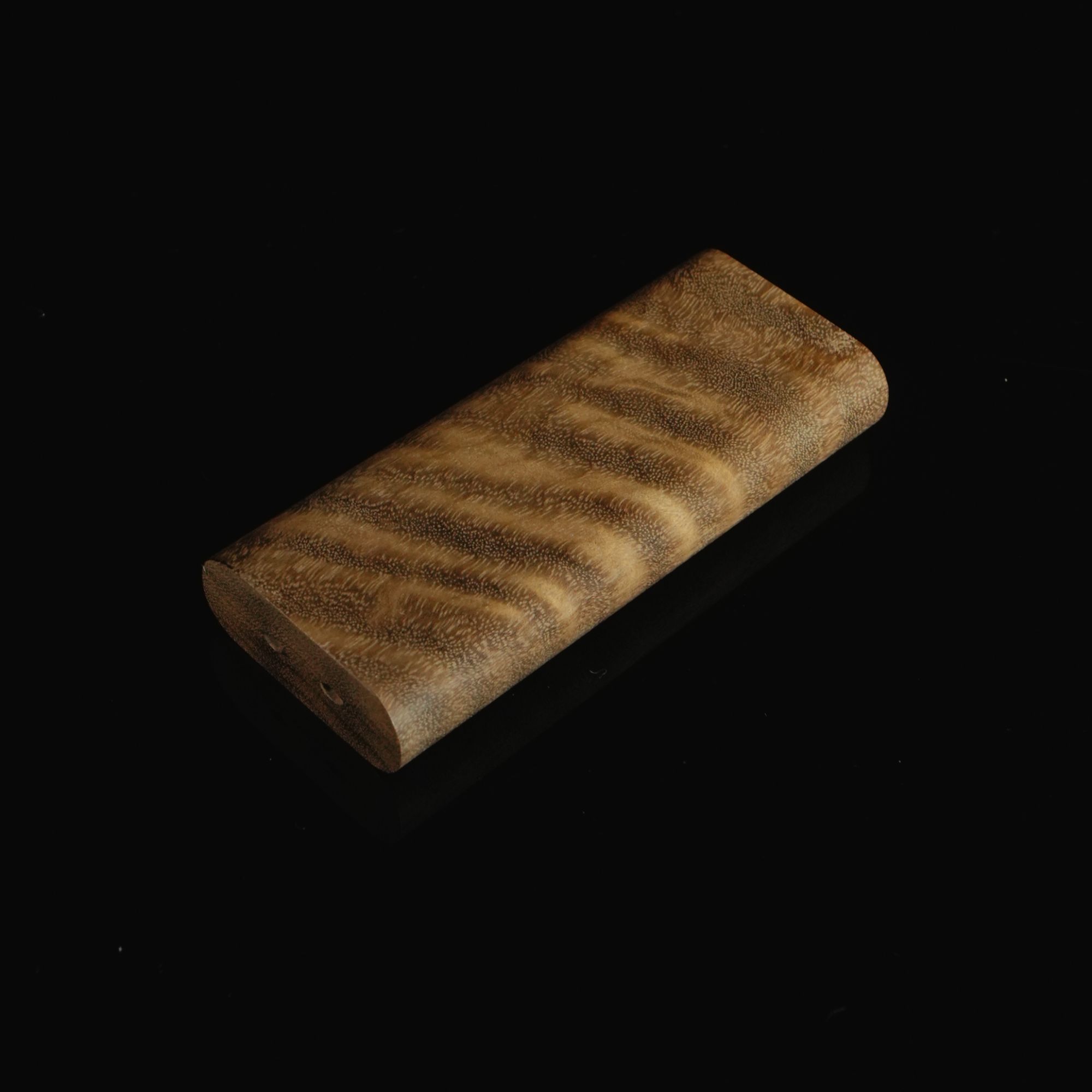 DY-C1267 金丝楠水波精工手磨牌子 8x3.3x1.3cm 20.5g
