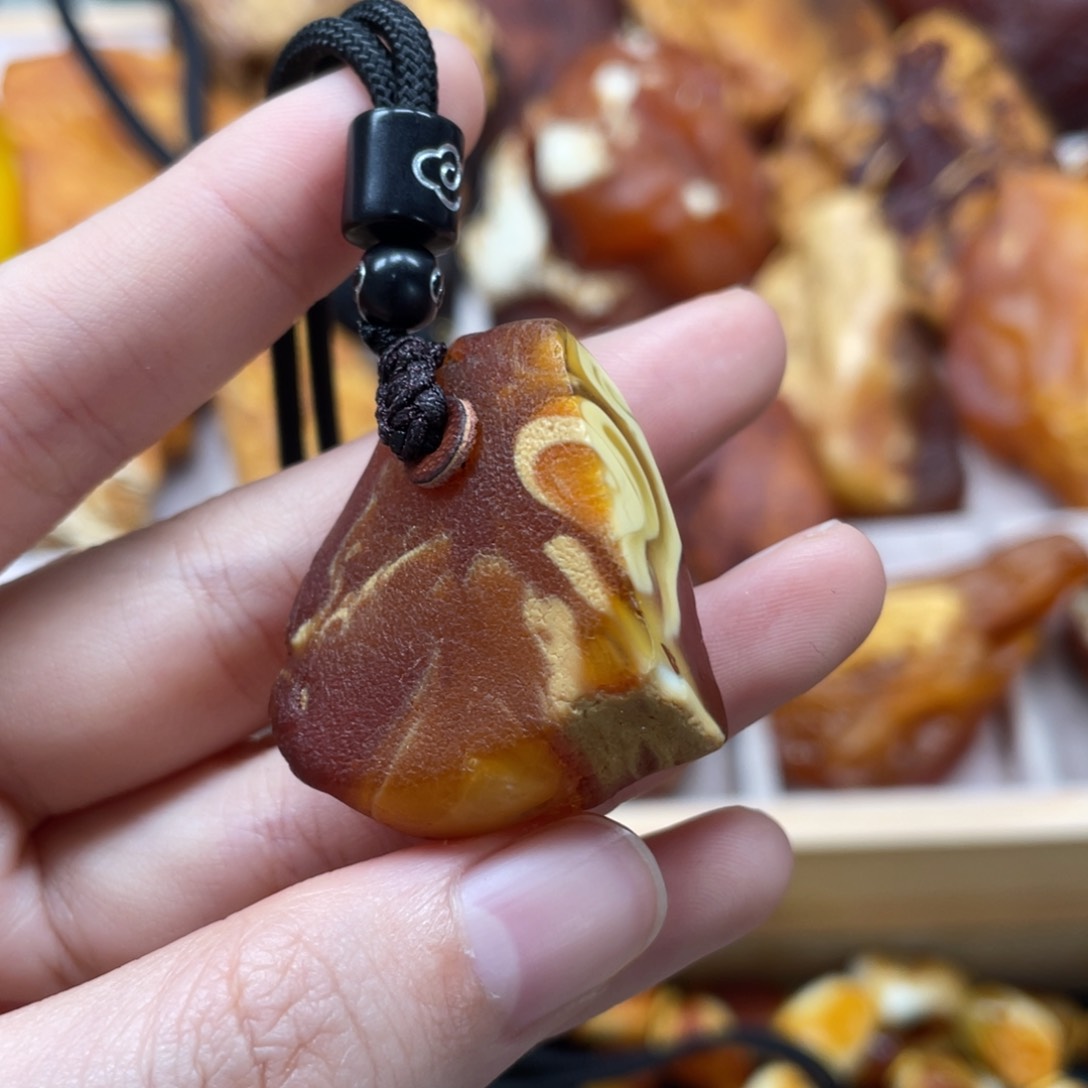 琥珀珠宝奇石未镶嵌