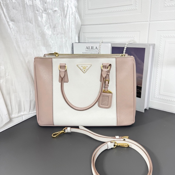 95新 Prada/普拉达 95新粉拼白中号杀手斜挎包