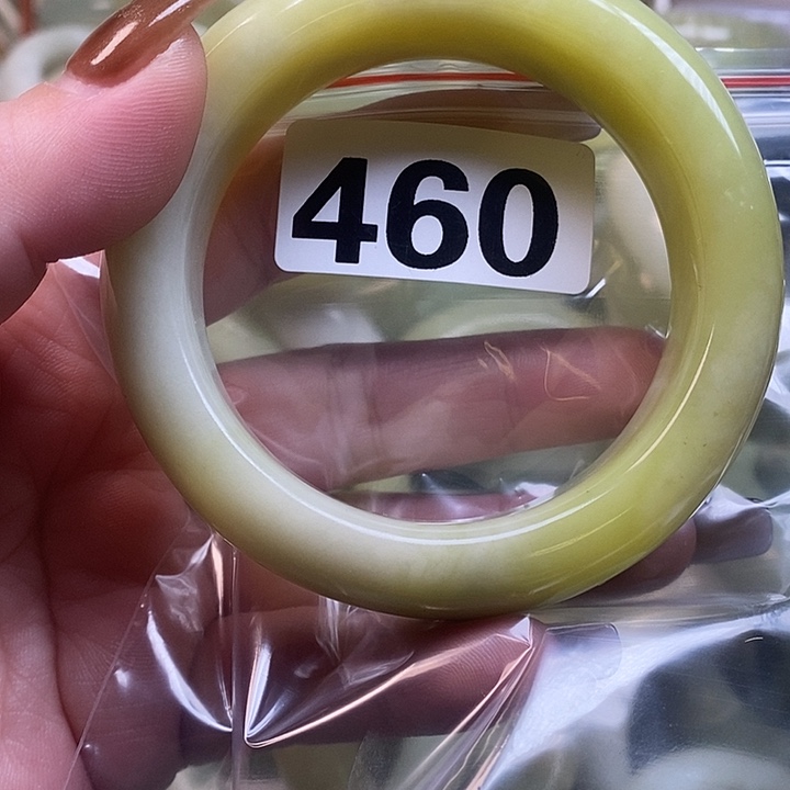 米***奶蛇纹石玉未镶嵌手镯