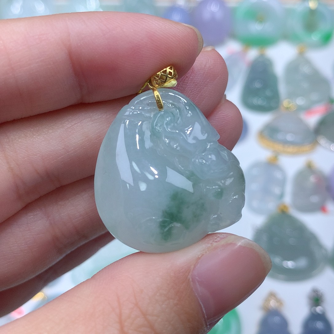 翡翠颈饰18K金镶嵌福袋