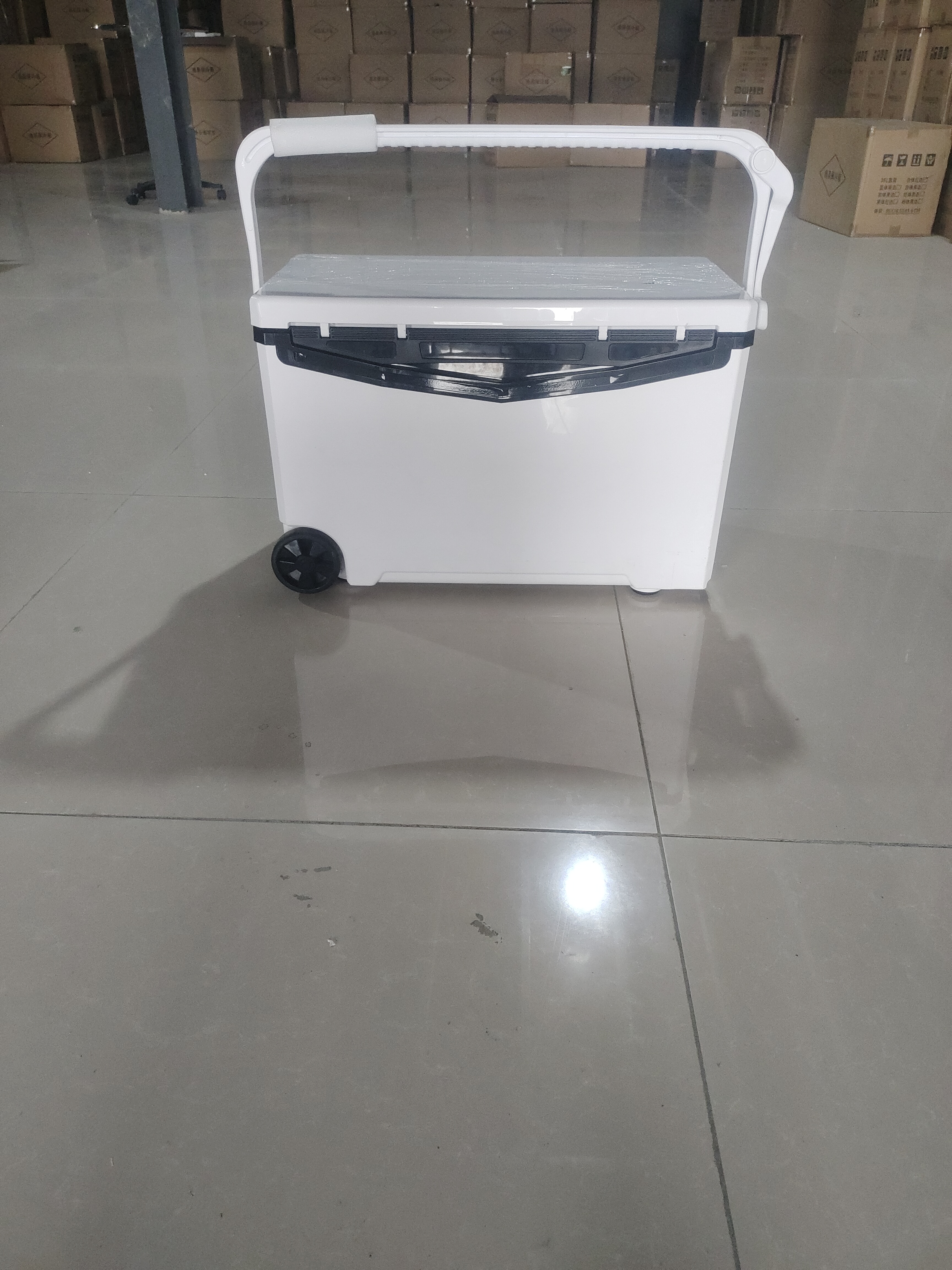 本藤聚氨酯发泡40升大物平板四脚升降钓箱大物钓箱大容量鱼箱钓鱼