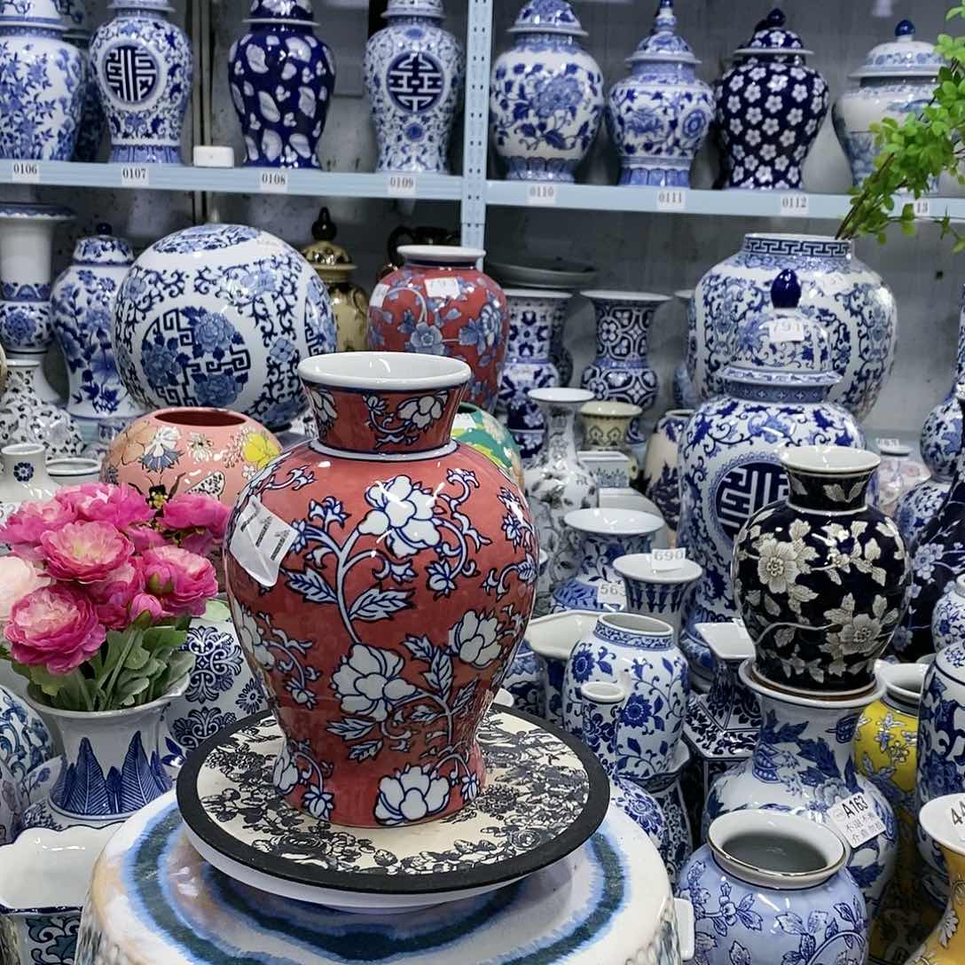 【闪购商品】摆件红油花瓶瓷器摆件………………………………