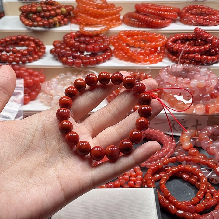 古***姐南红玛瑙未镶嵌手链