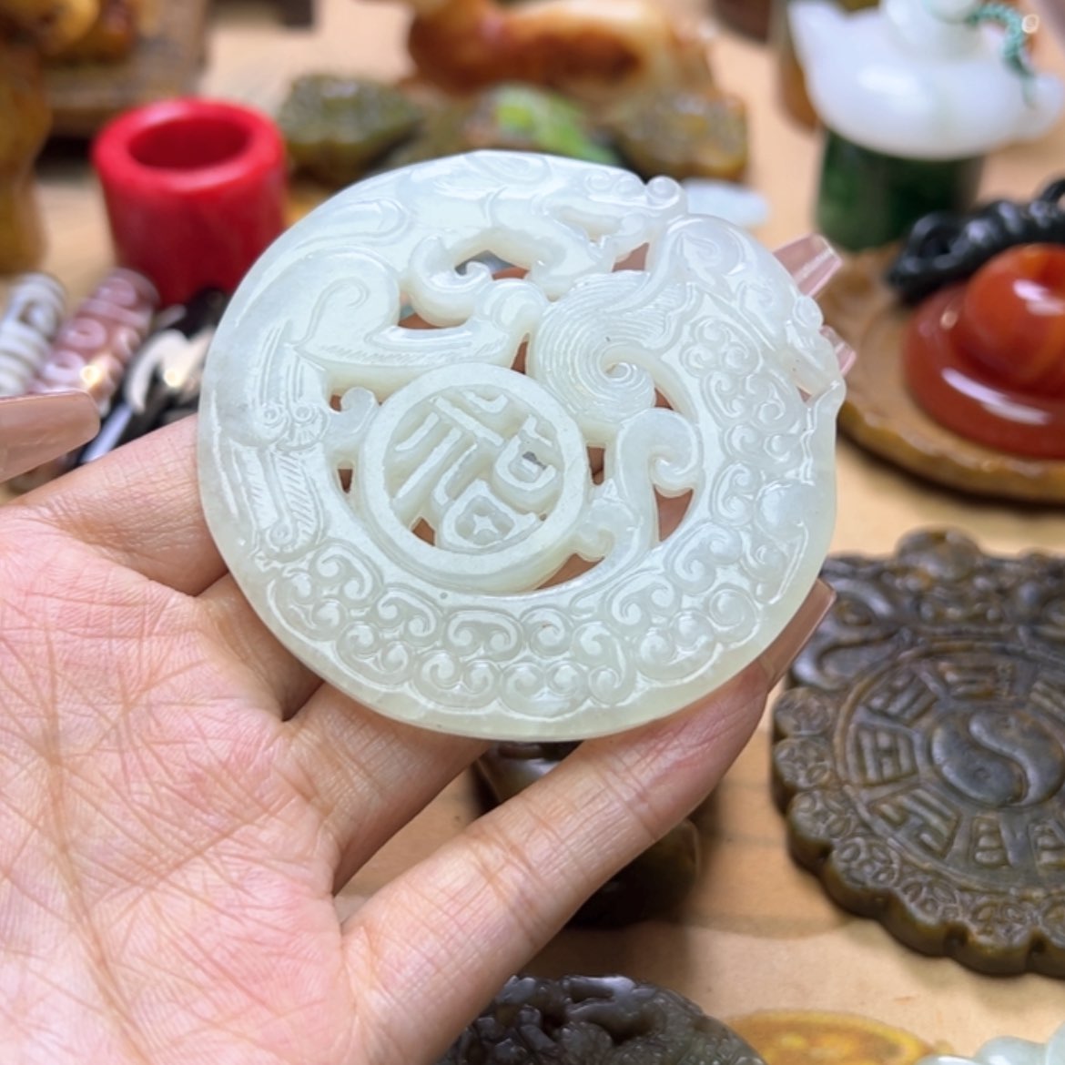 【闪购商品】蛇纹石玉颈饰未镶嵌