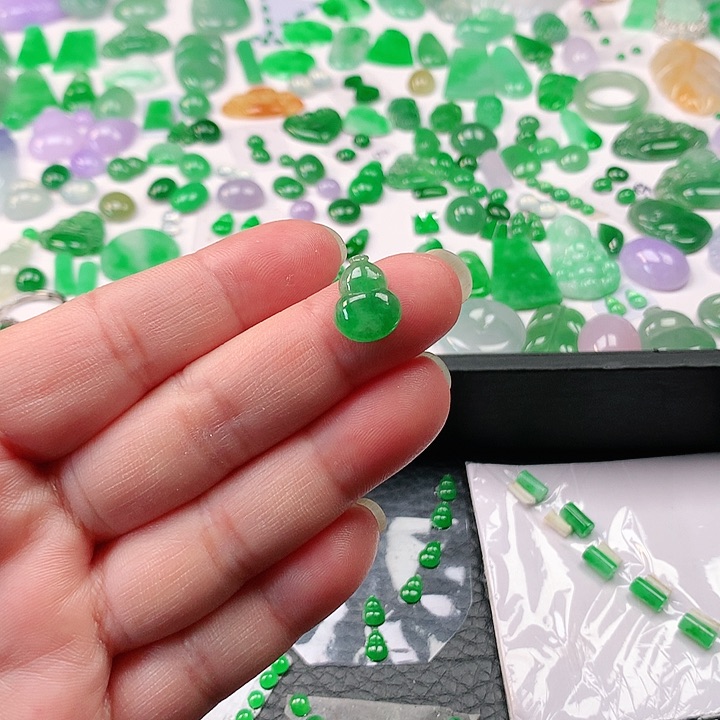 翡翠颈饰未镶嵌翡翠