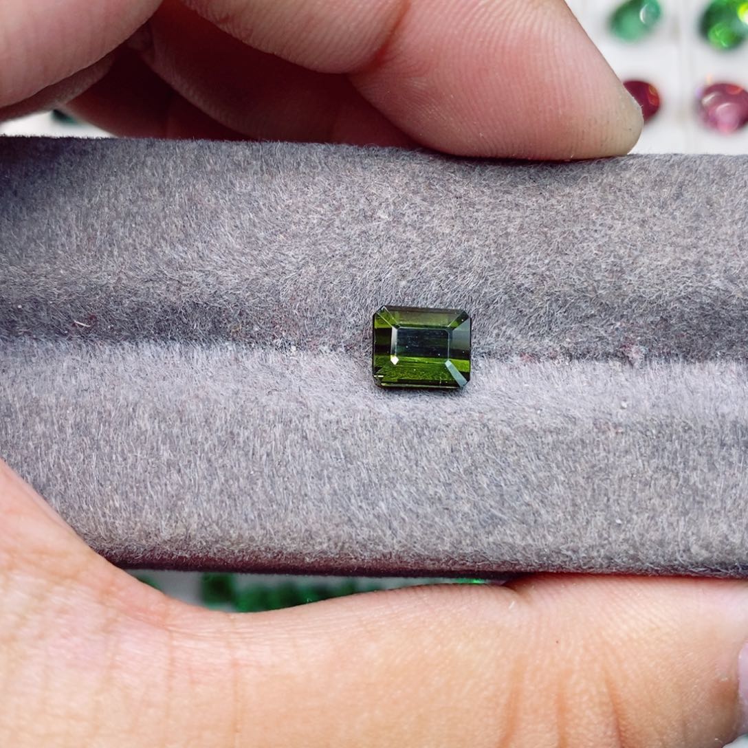 碧玺裸石未镶嵌碧玺1.96克拉