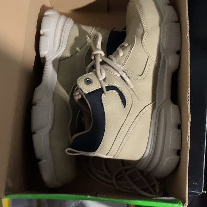 37码，编号326微瑕处理介意勿拍