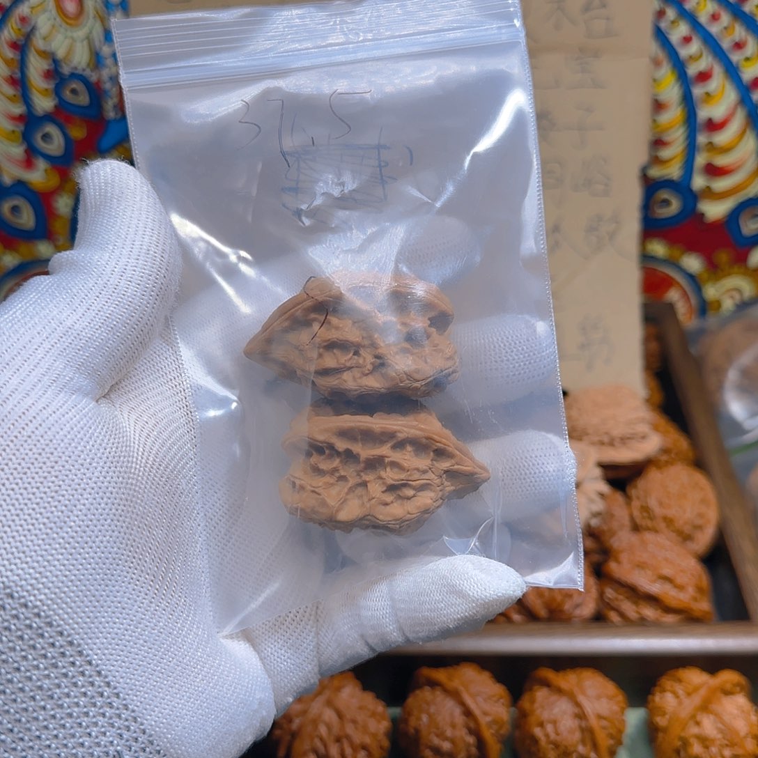 哥***今吊坠文玩核桃子午鸡心