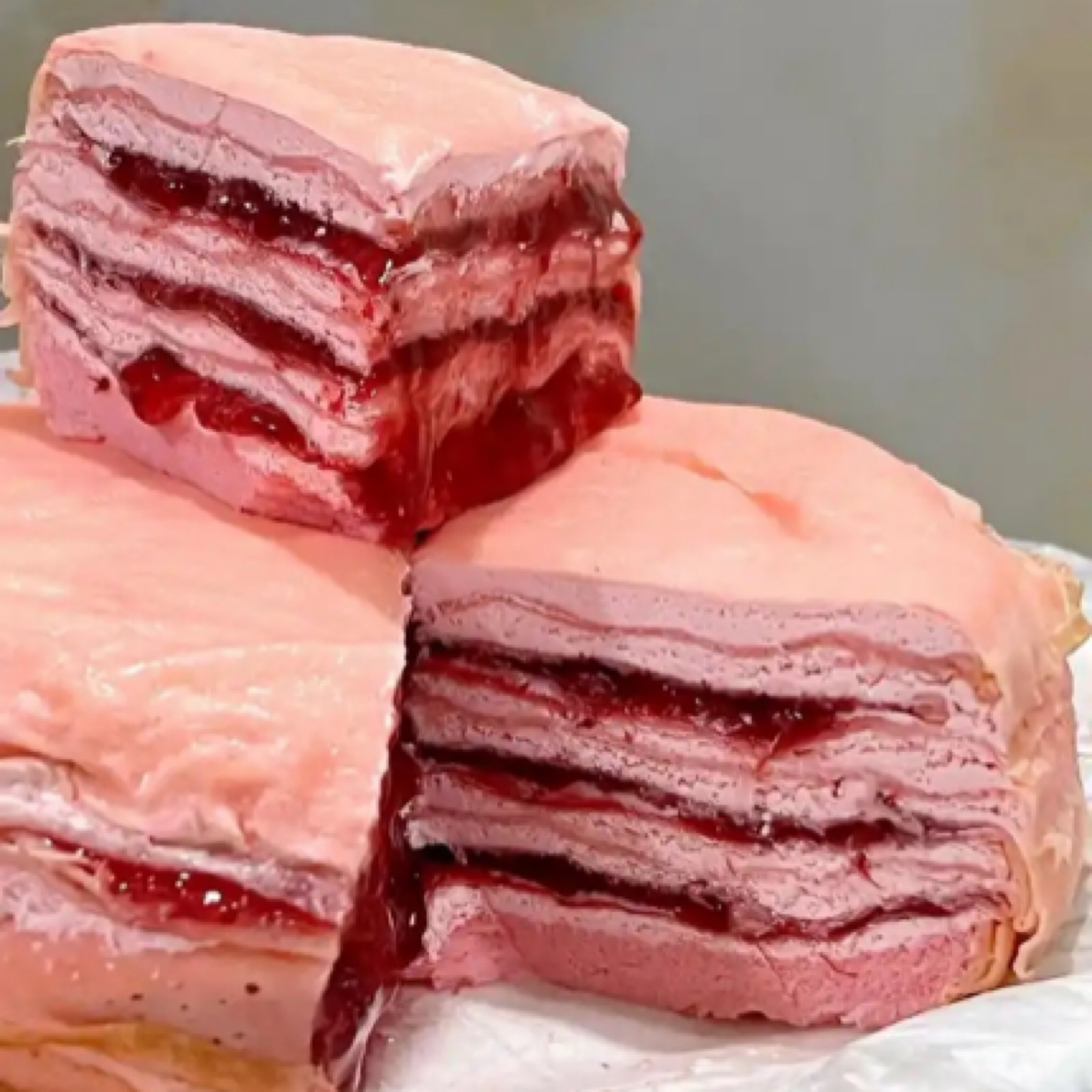 6寸本地草莓千层蛋糕