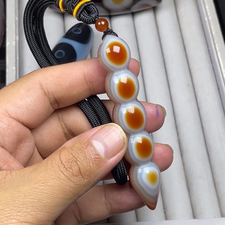 旭***票玛瑙/玉髓未镶嵌颈饰We 