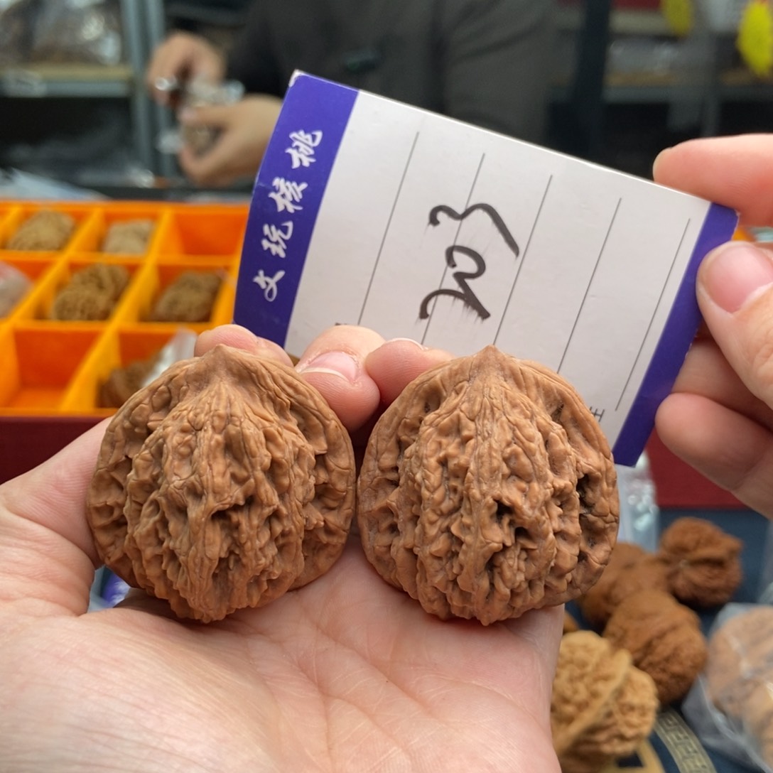 文玩核桃吊坠40虎头