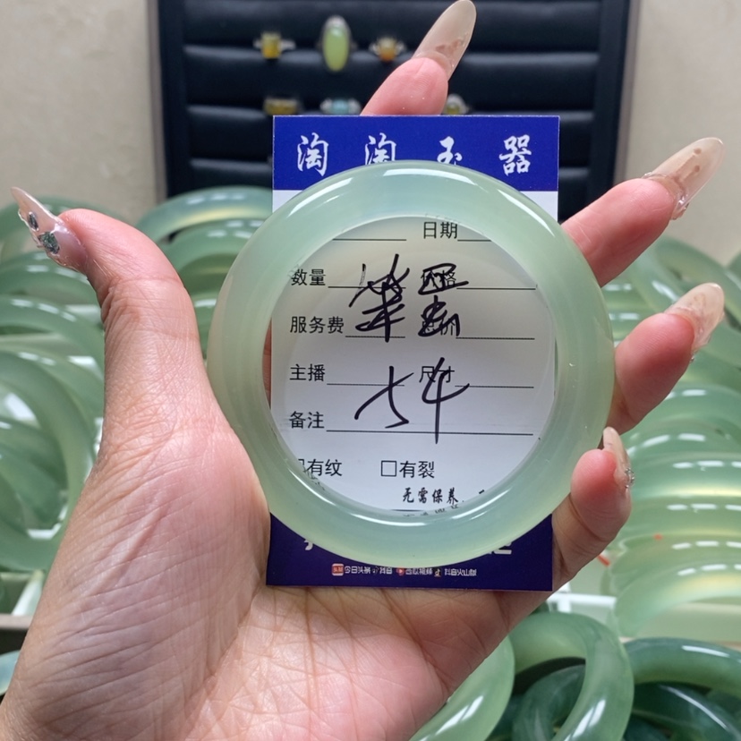 【闪购商品】蛇纹石玉手镯未镶嵌