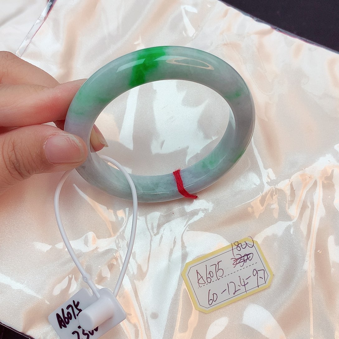 翡翠手镯未镶嵌天然缅甸翡翠A货