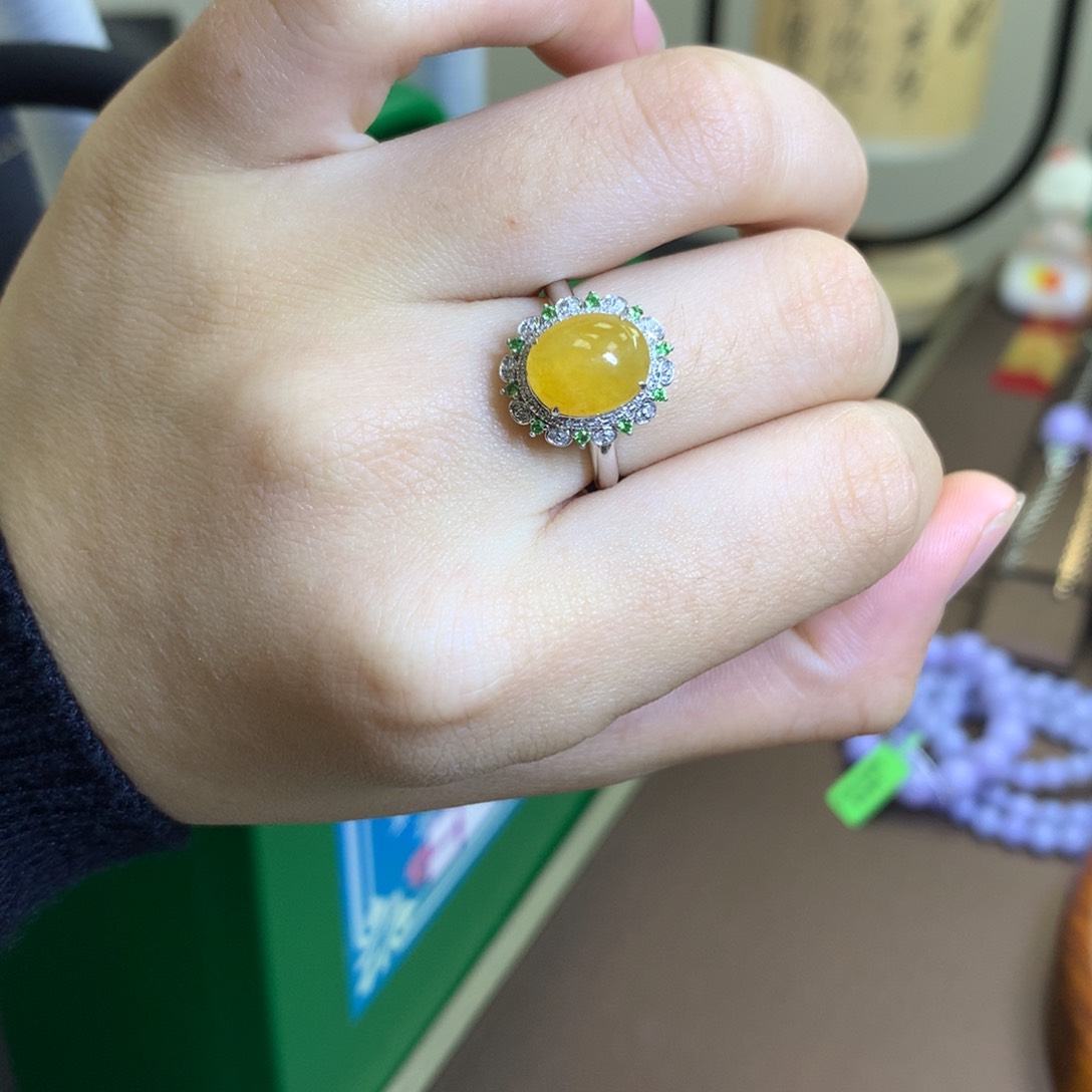 翡翠颈饰18K金镶嵌翡翠