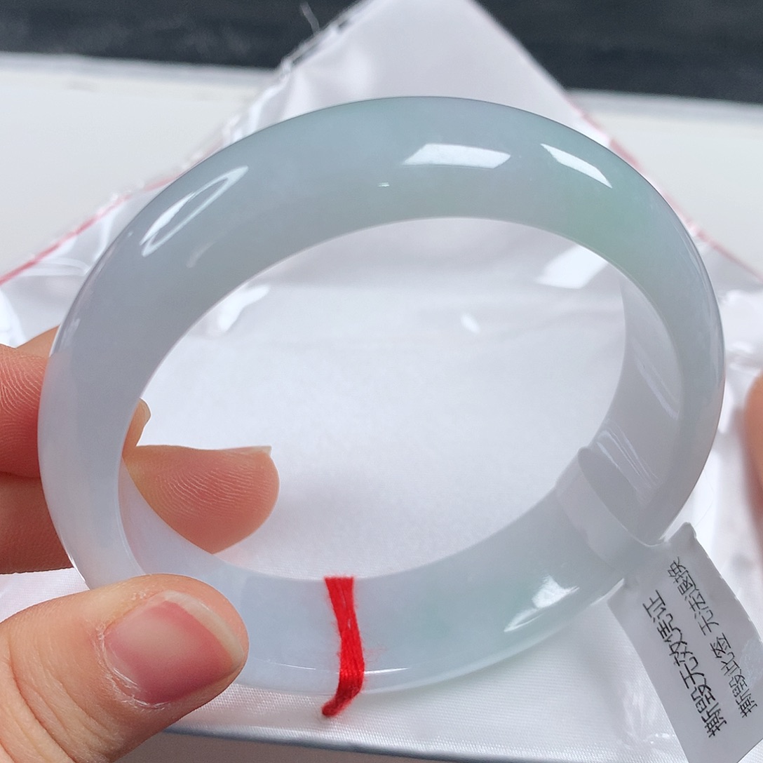 翡翠手镯未镶嵌微轮胎