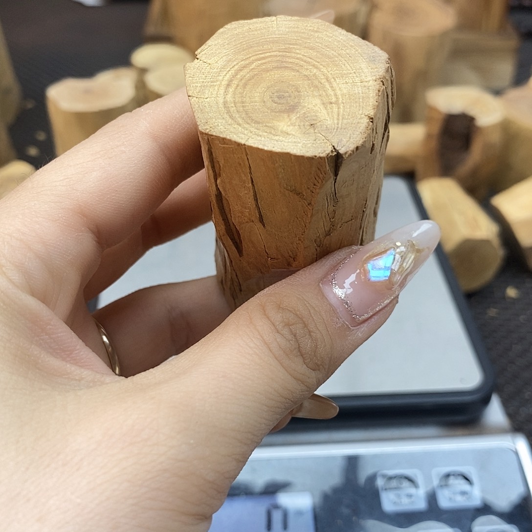 木奇*义老山檀香木料木料