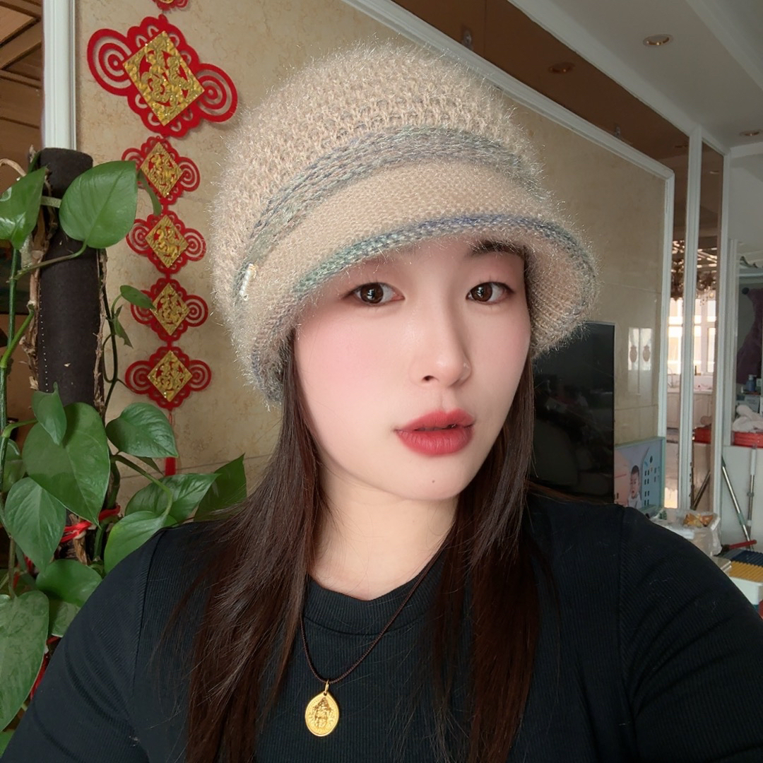 冬季新款米粒绣松鼠绒毛线针织帽子女士双层加厚保暖中老年妈妈帽