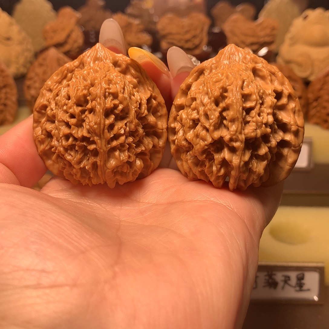 文玩核桃吊坠老树满天星45全品精品