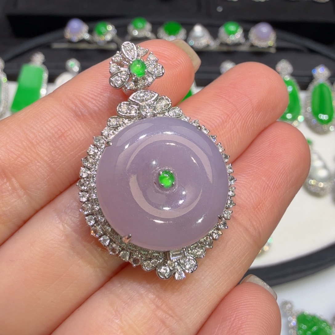 翡翠18K金镶嵌颈饰收到货48小时鉴赏期