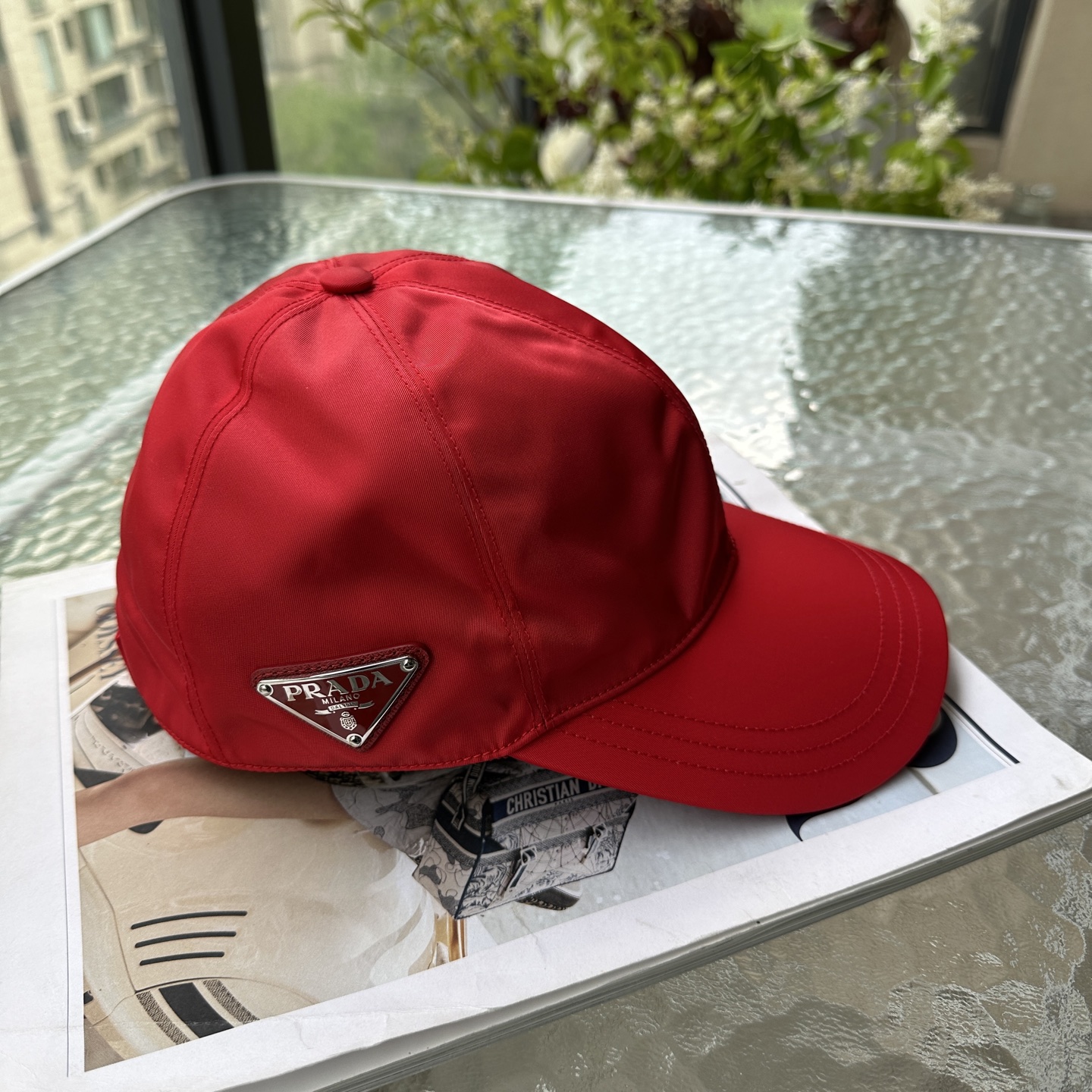 未使用 Prada/普拉达 女士侧边三角标红色棒球帽155797