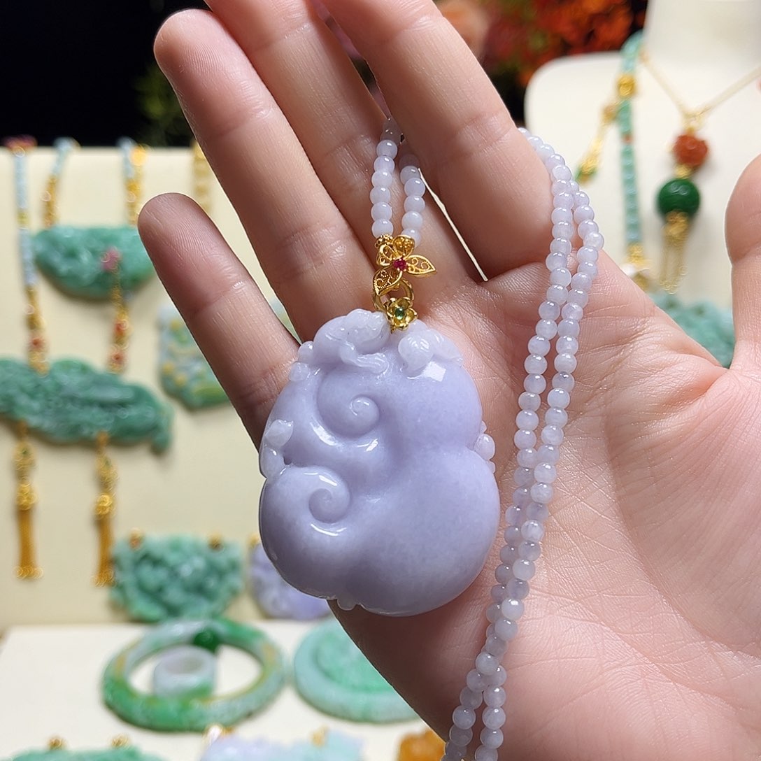 翡翠颈饰未镶嵌紫如意