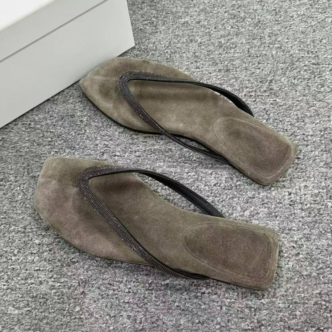 女士高级感时装夹趾平底休闲时尚串珠人字拖鞋