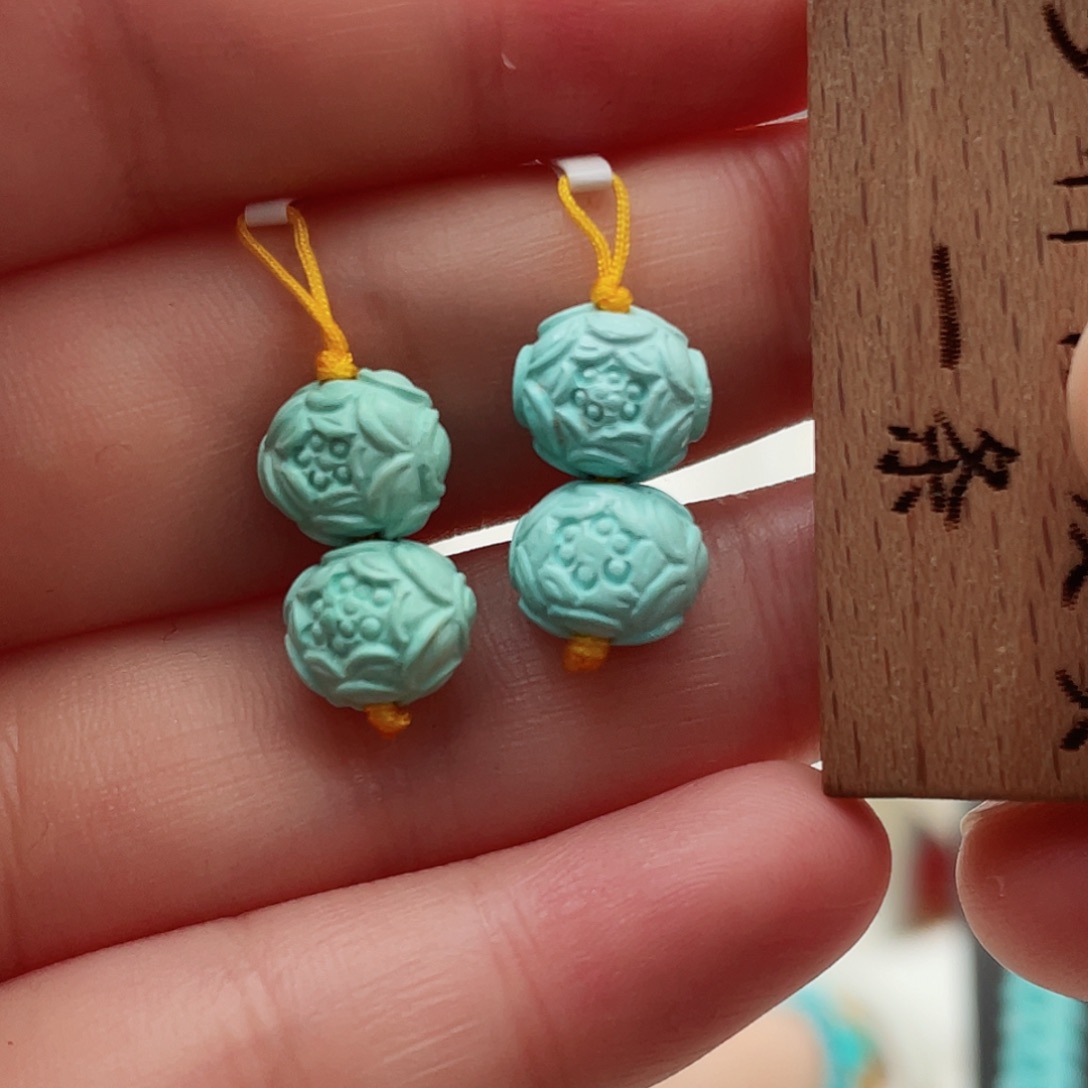 绿松石颈饰未镶嵌