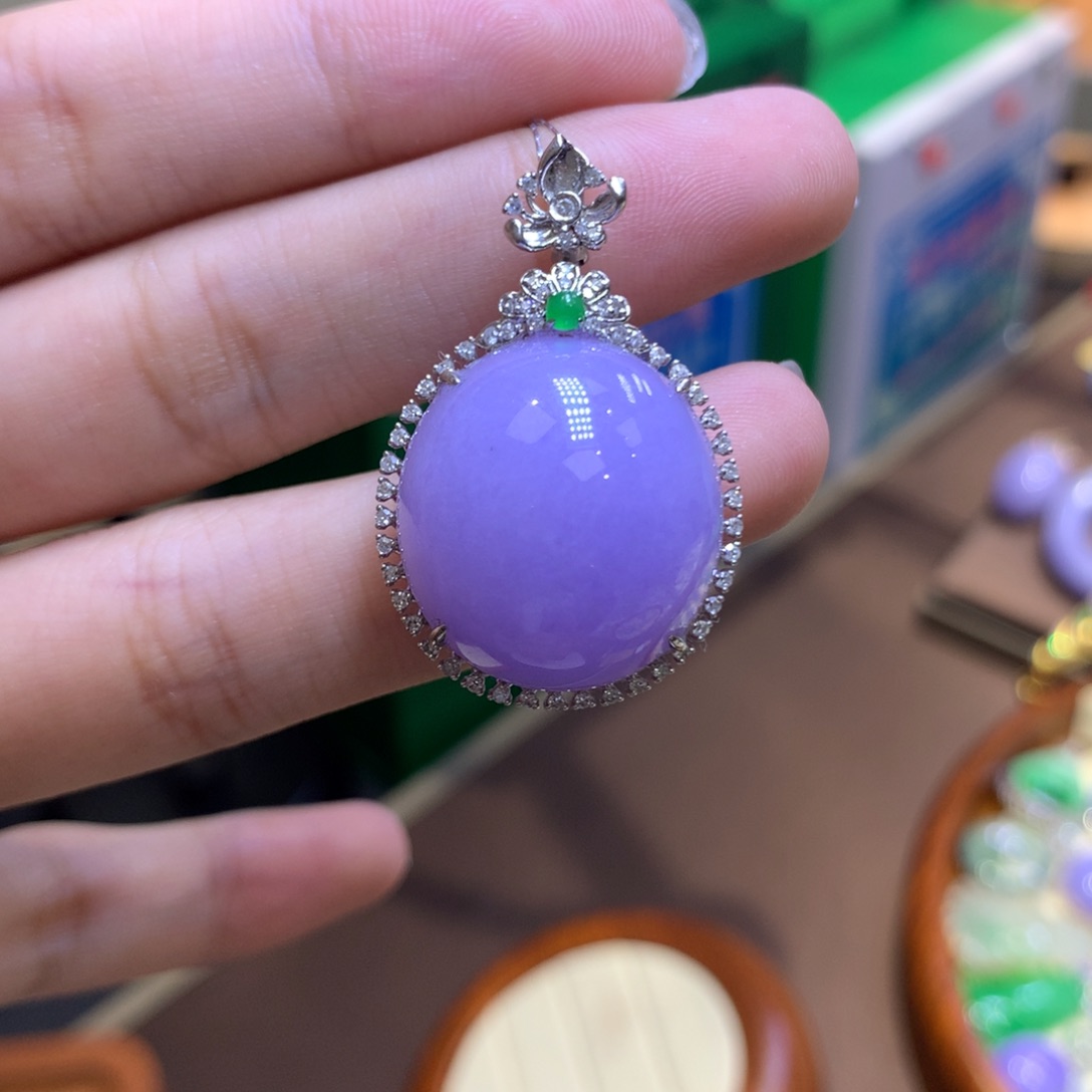 翡翠18K金镶嵌颈饰翡翠