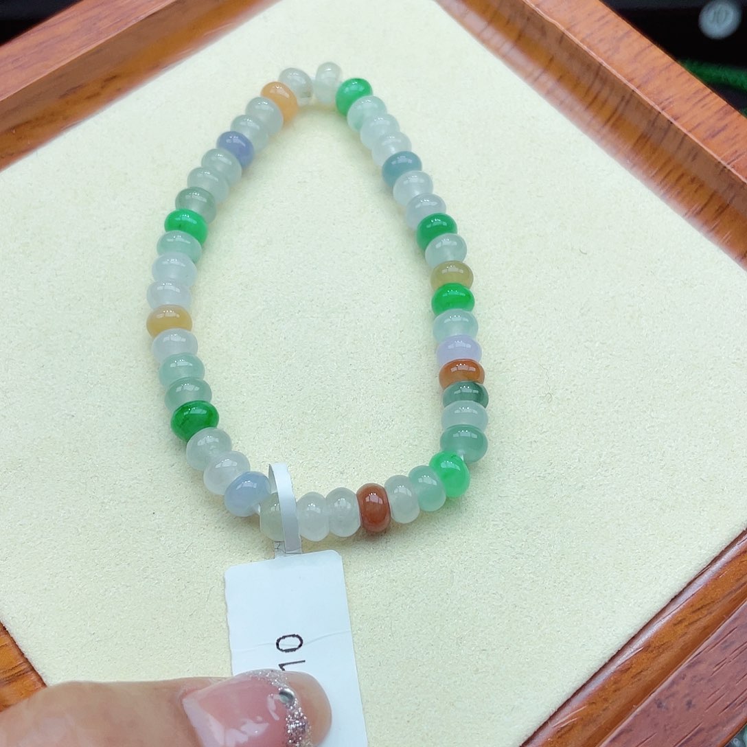 翡翠手链未镶嵌翡翠