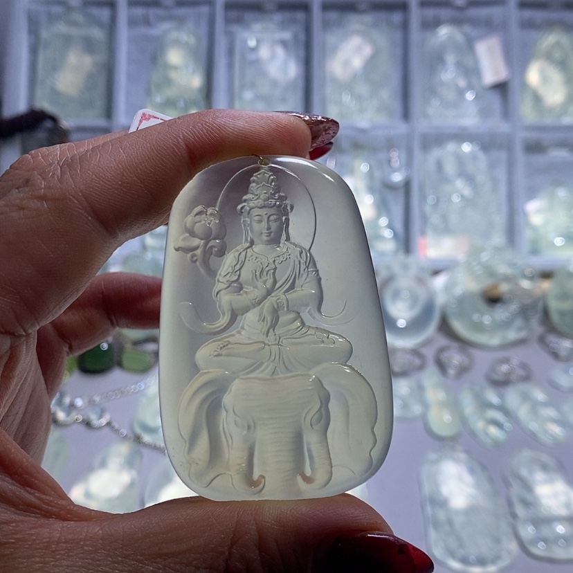 【闪购商品】岫玉颈饰未镶嵌普贤观音