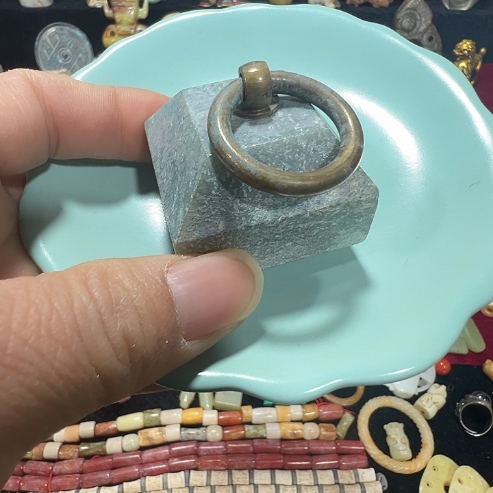 透闪石质玉未镶嵌挂件