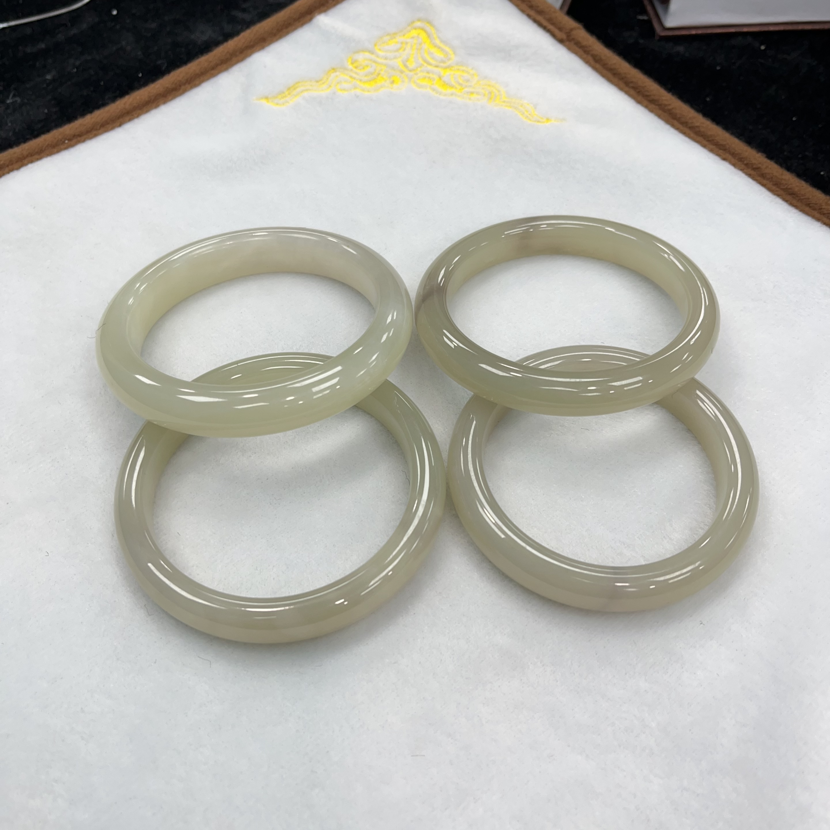 天然和田玉春彩手镯多样性发其一zj