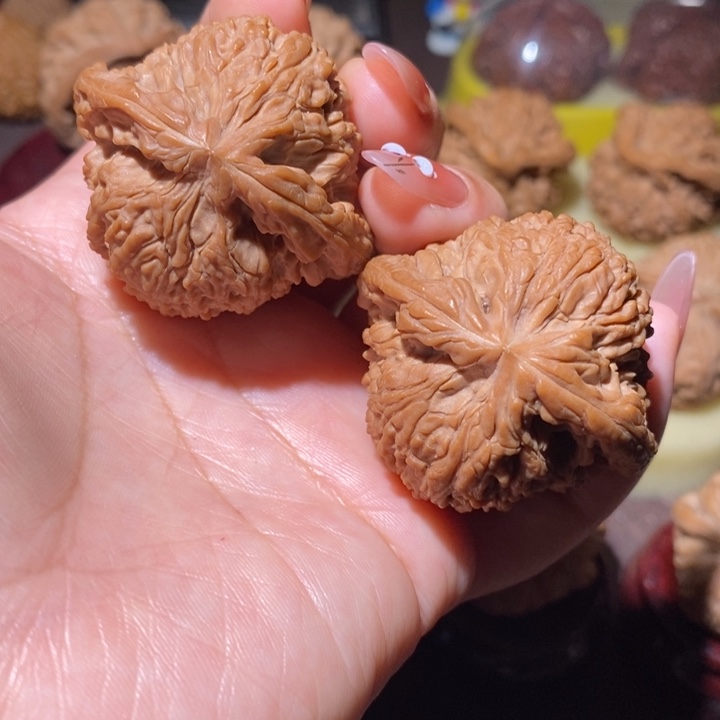 文玩核桃吊坠全品大粗棱南疆石43