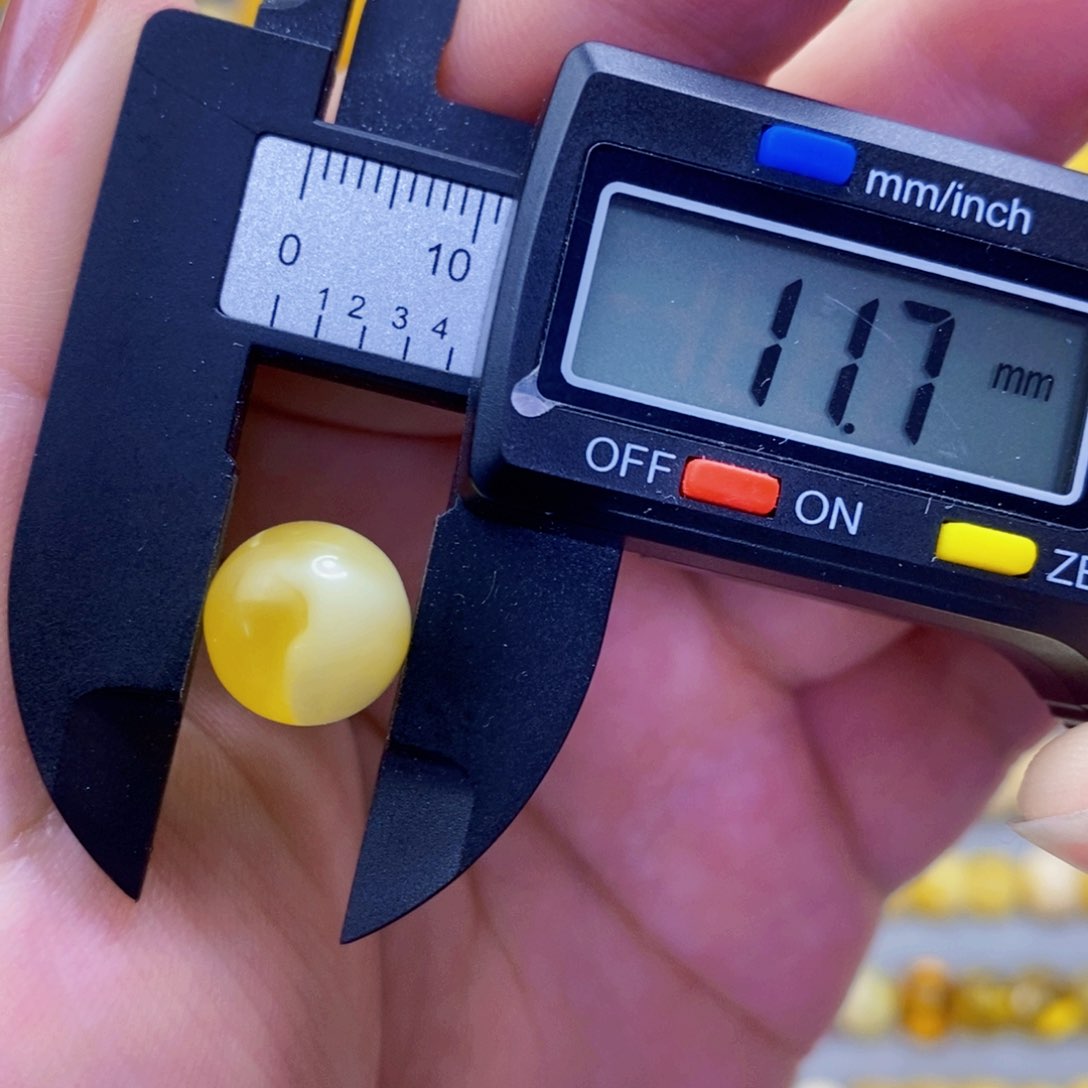 未镶嵌琥珀珠宝奇石