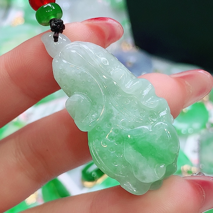 翡翠未镶嵌颈饰翡翠多样性发其一