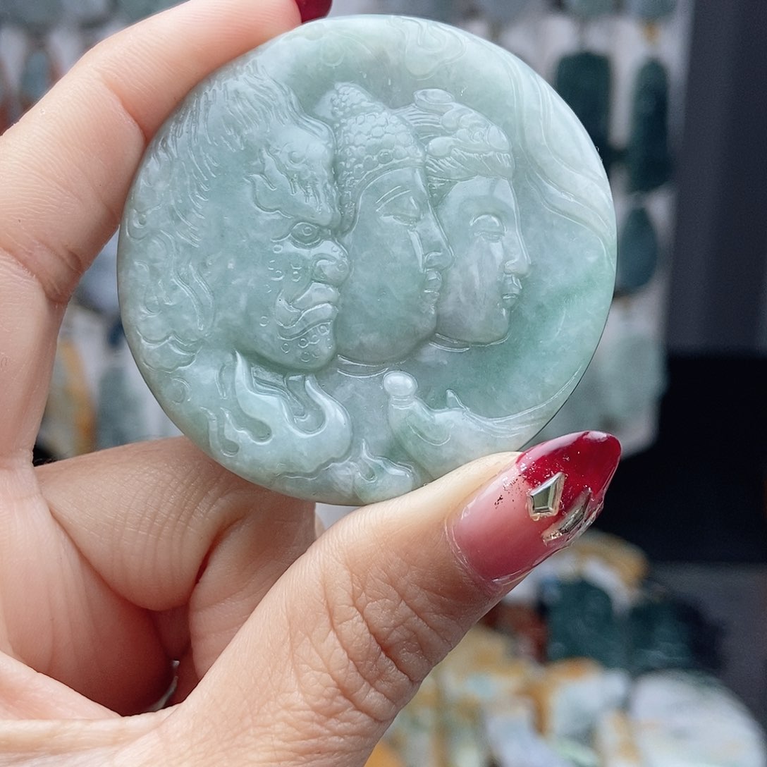 翡翠颈饰未镶嵌翡翠