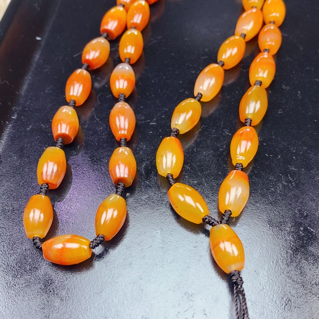 石英质玉（黄龙玉）未镶嵌颈饰